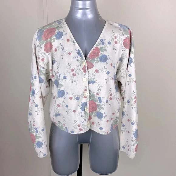 2/$25Vintage Floral the neck button up slouchy cream neutral cardigan sz medium - Picture 1 of 12